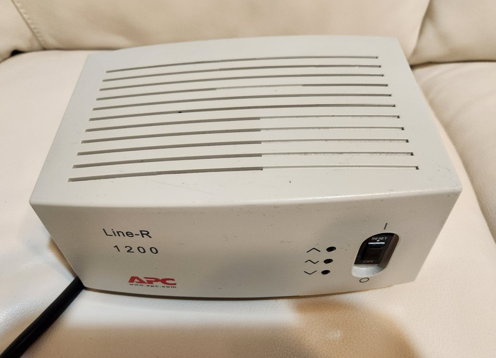 APC Line R 1200 Automatic Voltage Regulator