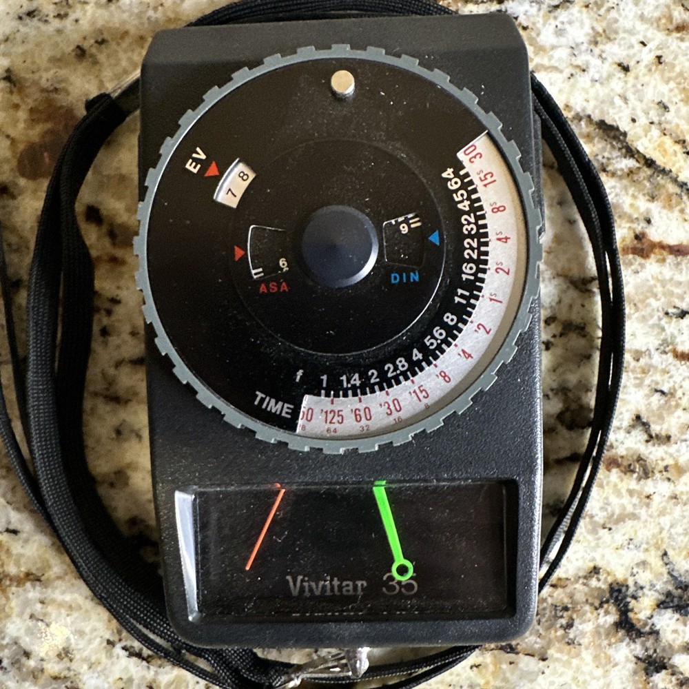 Vivitar 35 Light / Exposure Meter