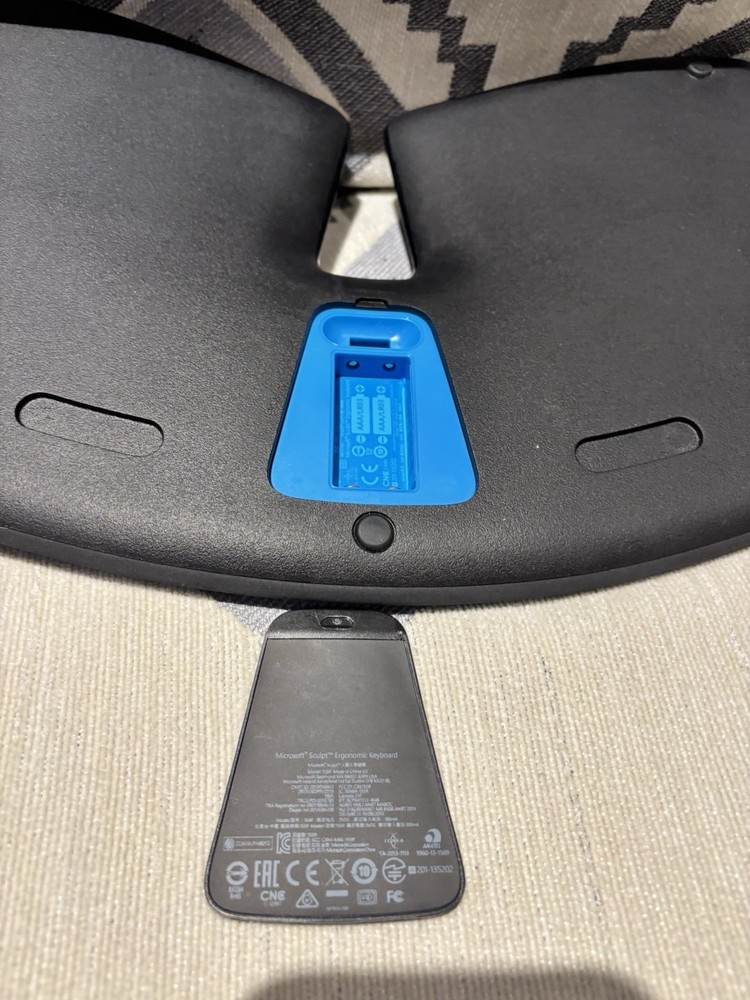 Microsoft Sculpt Ergonomic Desktop Wireless Keyboard, Dongle, Number Pad Works