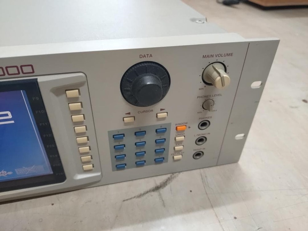 AKAI S5000 MIDI Stereo Digital Sampler