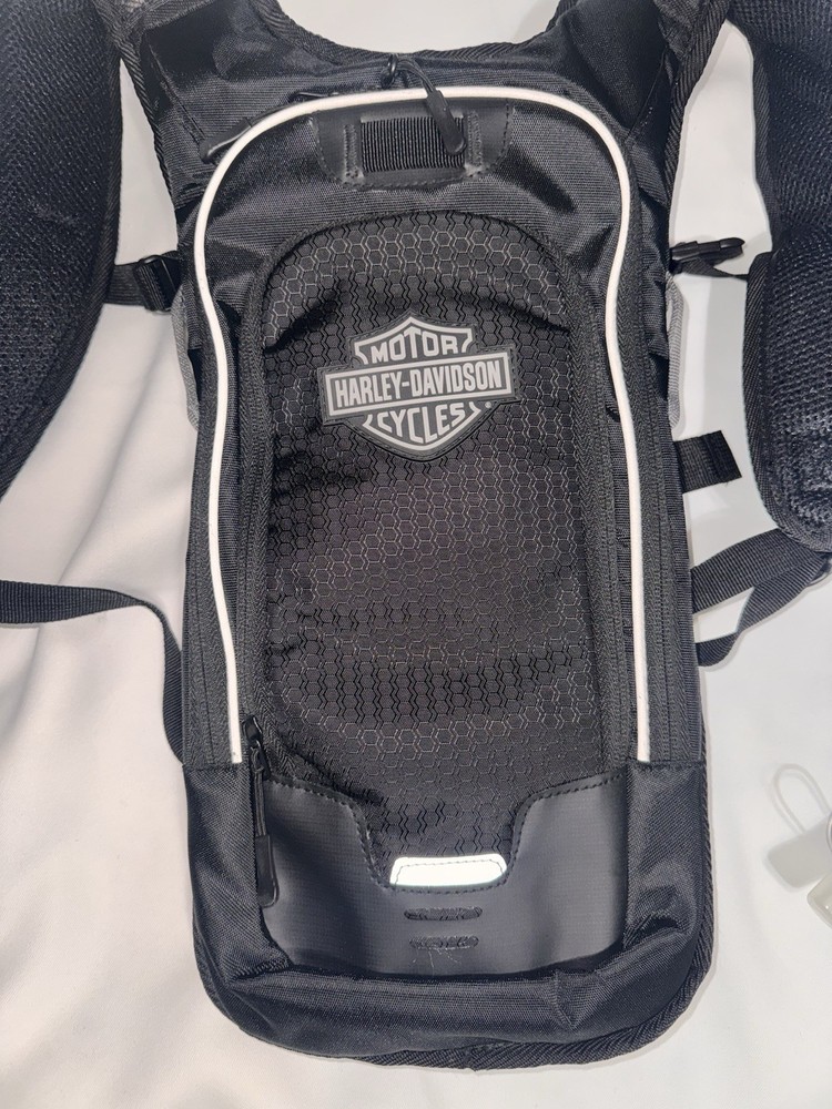 Harley-Davidson Motor Cycles Riding Hydration Pack Backpack 2L Bladder NWT 99422