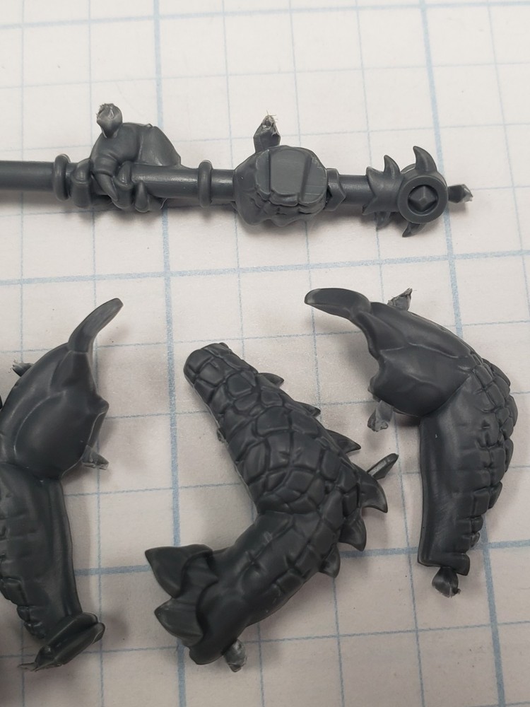 Warhammer Seraphon ARMORY Bits Kroxigor Raised Arms w Weapon Handle Set AR51