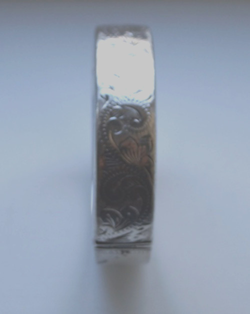 Solid Silver Hinged Ladies Etched Bangle - Birmingham, 1969 - 27.2g