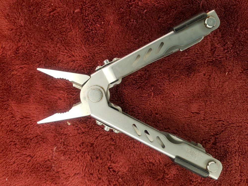 🔪🔪🔪 Gerber Multi Tool Needlenose MP400 with scissors 4sw