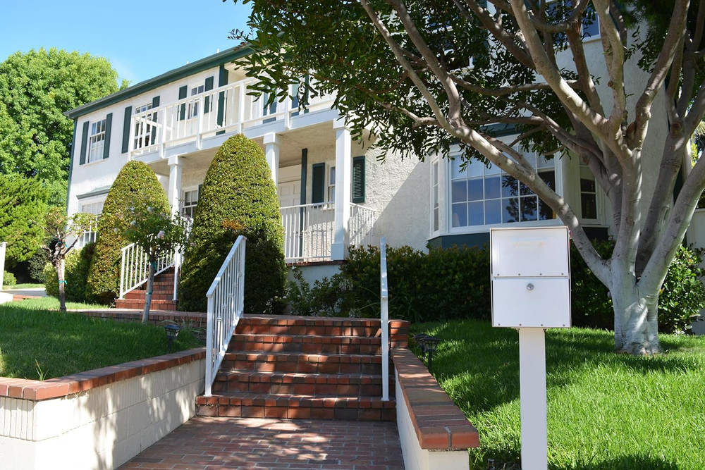 Oasis Classic Large High Security Parcel Mailbox, White