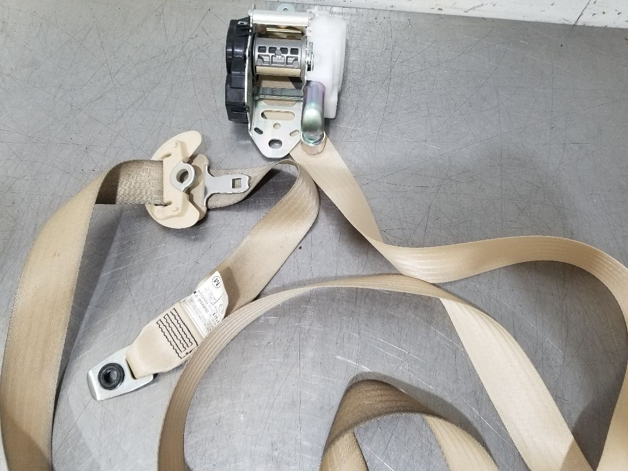 12 2012 LEXUS LS460 FRONT BUCKET SEAT BELT RETRACTOR BEIGE LEFT DRIVER