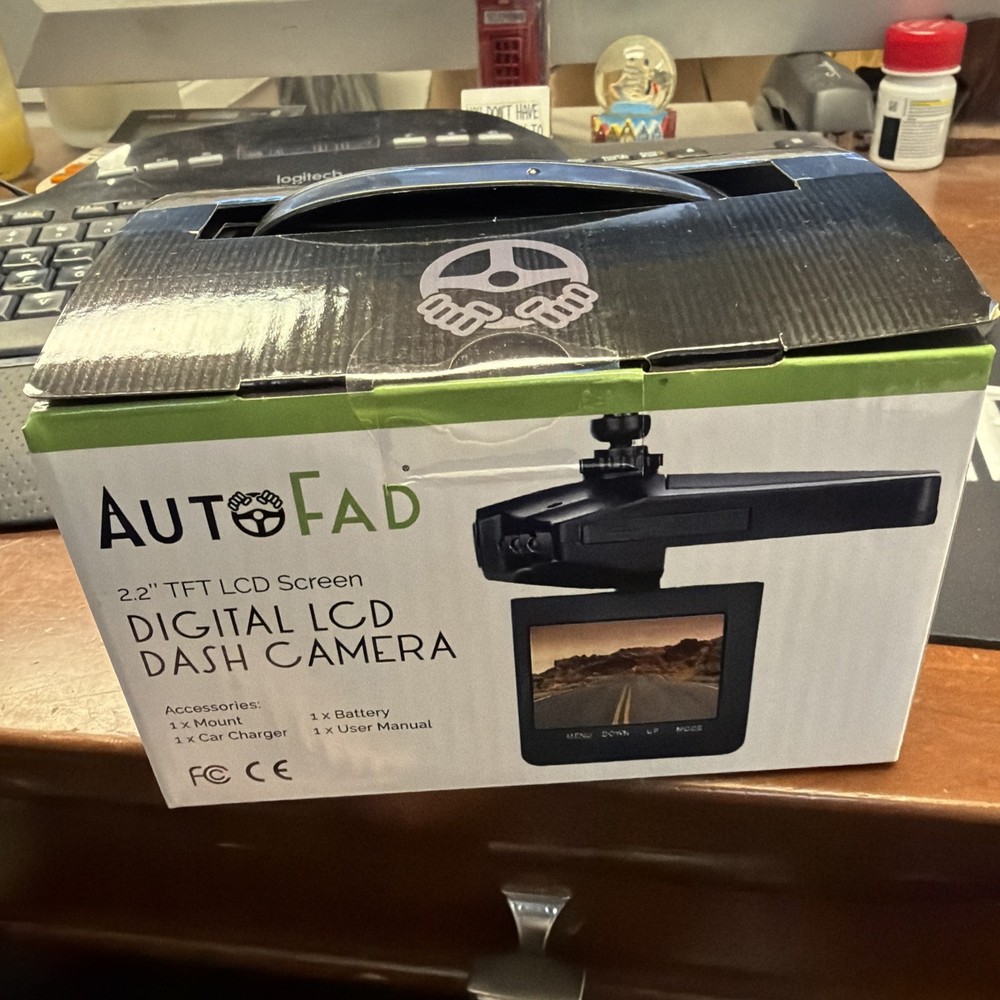 AutoFad Digital LCD Dash Camera 2.2" TFT LCD Screen Car Cam Windshield Mount