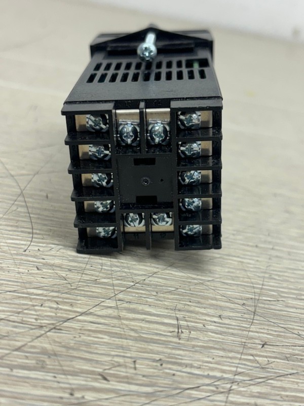 RED LION C48CS104 TIMER C48 SERIES (New) open box