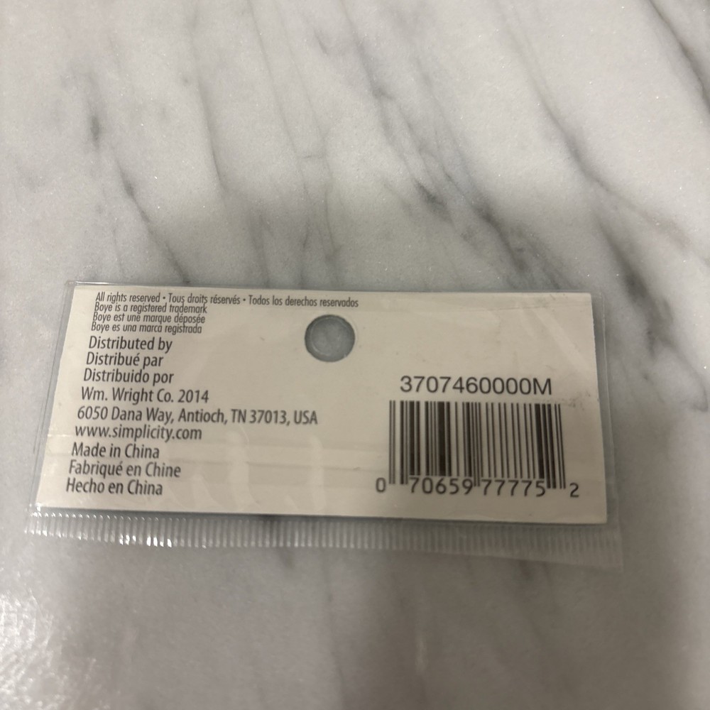 Yarnology & Boye PomPom Maker Assorted Sizes With Instructions