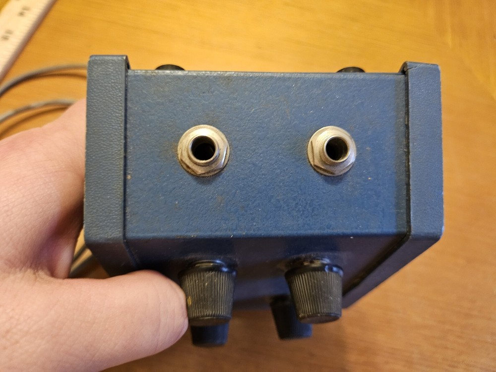 Vintage Avid Brand Headphone Splitter Untested