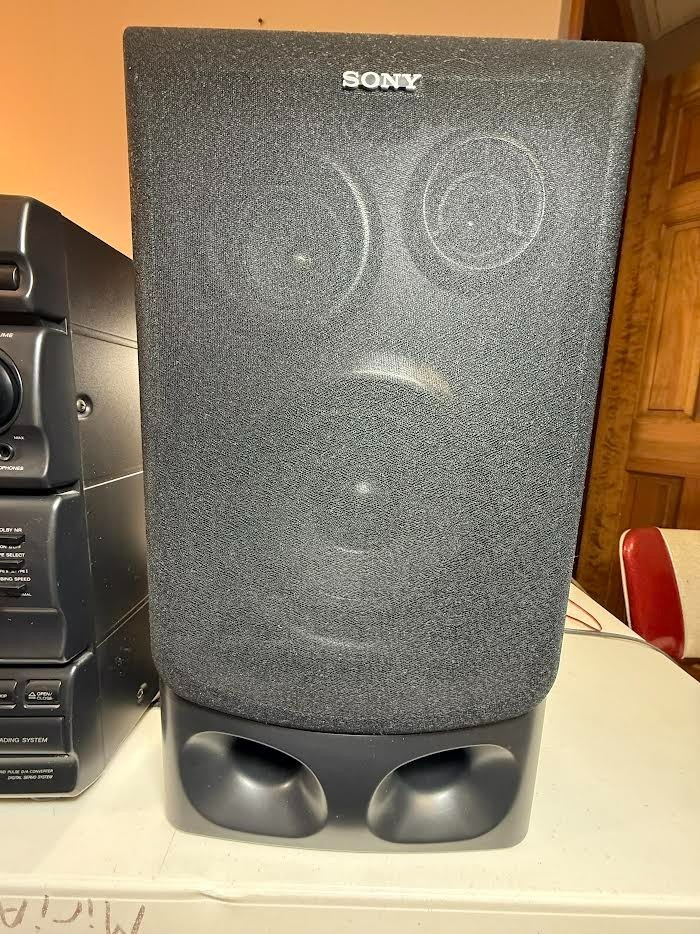 SONY SS-D555 Speaker System - PAIR