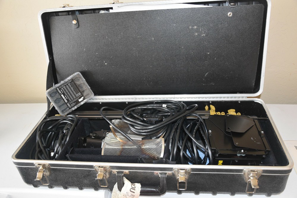 Lowel 3 Kit with TO-83 Case