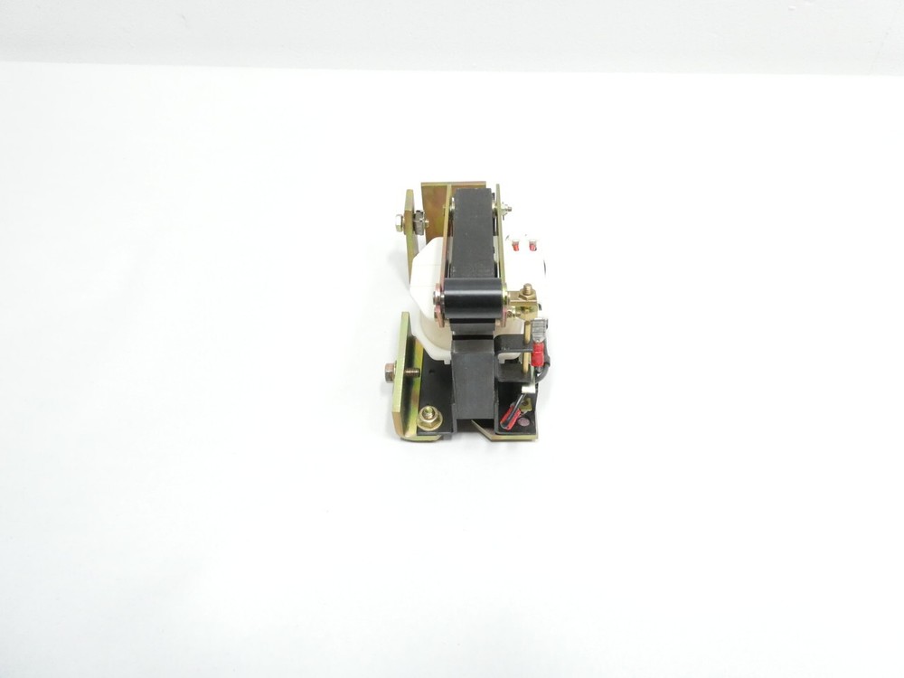 Schneider 889772 Under Voltage Release 138.8/3457ohm