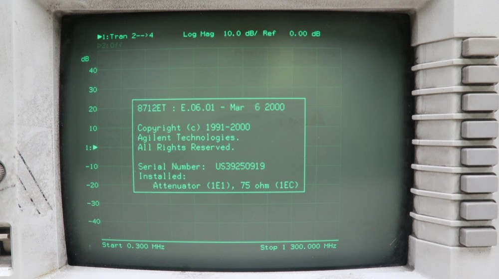 HP 8712ET NETWORK ANALYZER 300-1300 MHZ M0261