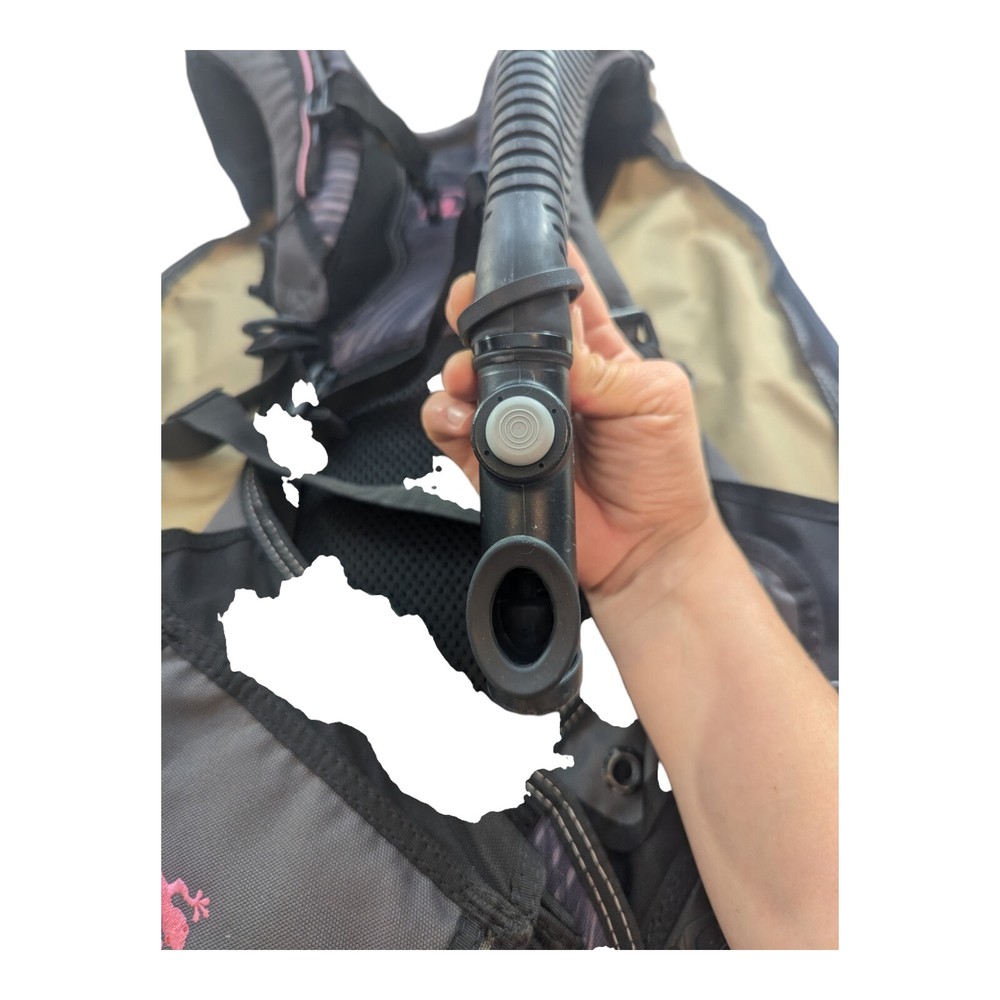 Aqualung Zuma - Size Small/Medium - 2 Patches