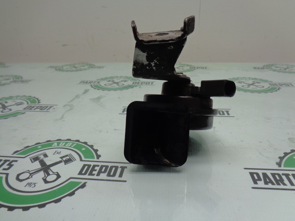 VOLKSWAGEN LOW NOTE PITCH HORN OEM