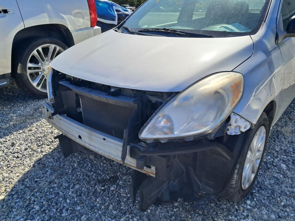 VERSA 2014 Glove Box 4841012