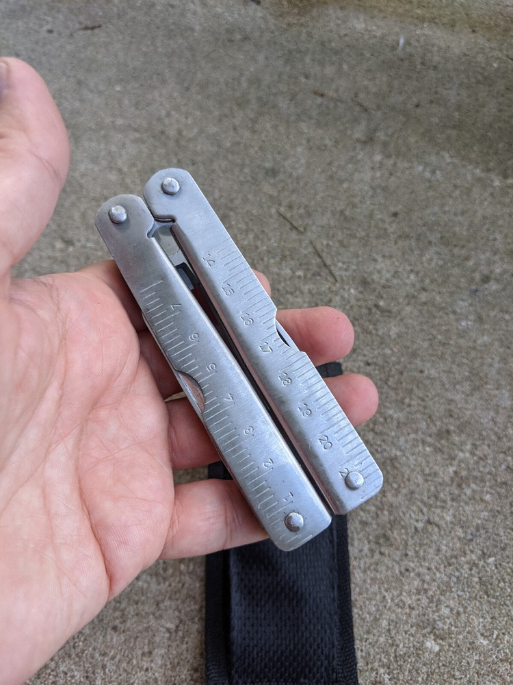Winchester Pocket Multi Tool multi pliers, needle nose 14 functions Sheath J2