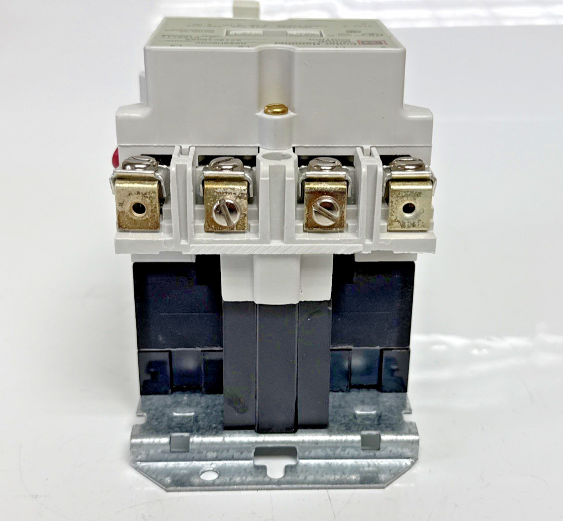 Eaton Cutler-Hammer A200M0CAC Size 0 Non-Reversing Starter 3-Pole 120V Coil
