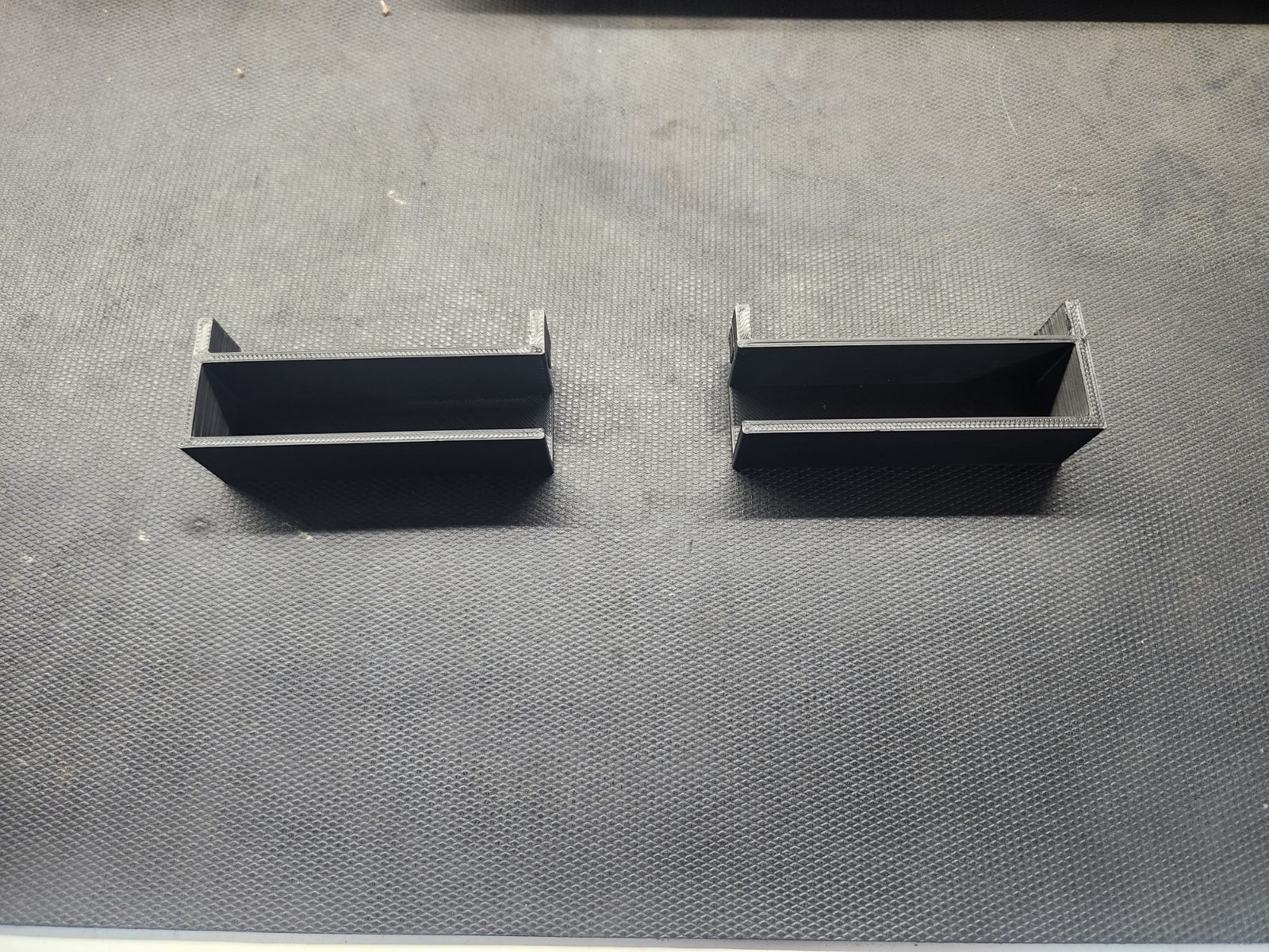 US GENERAL / ICON TOOL BOX HUTCH TABLET MOUNT (Tablet Not Included)