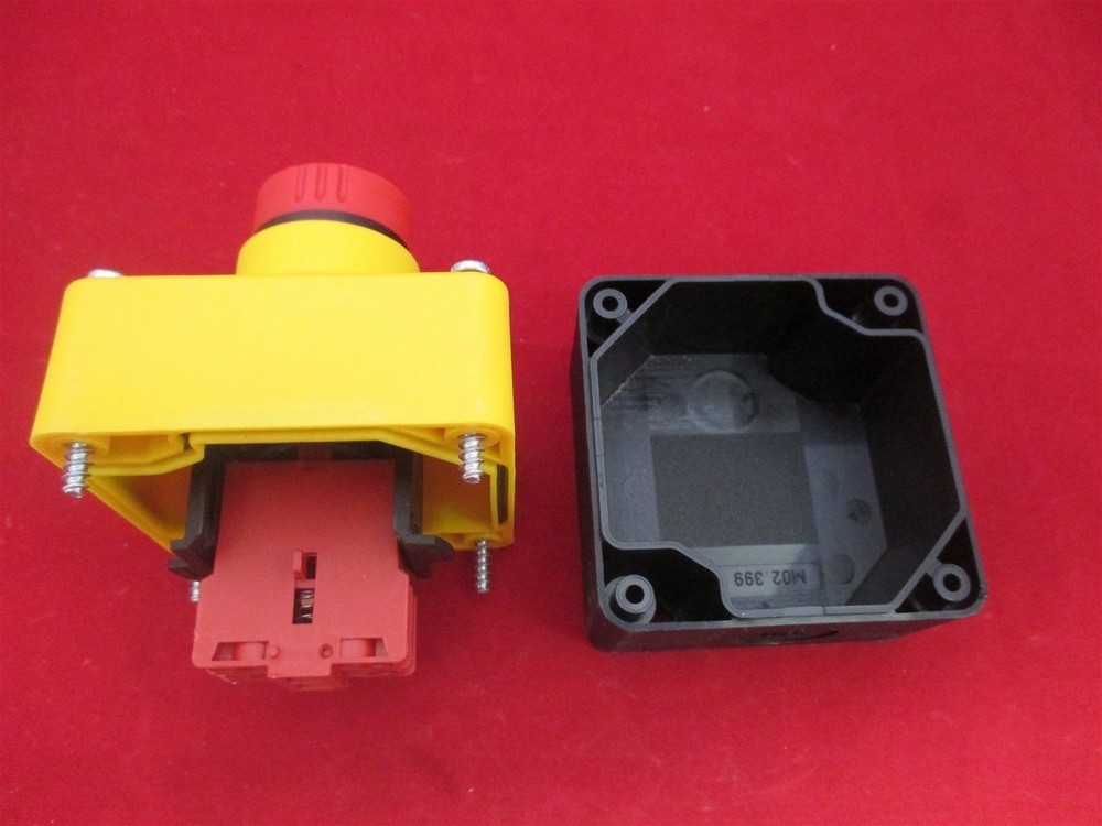 Pilz 400520 Emergency Stop Switch new