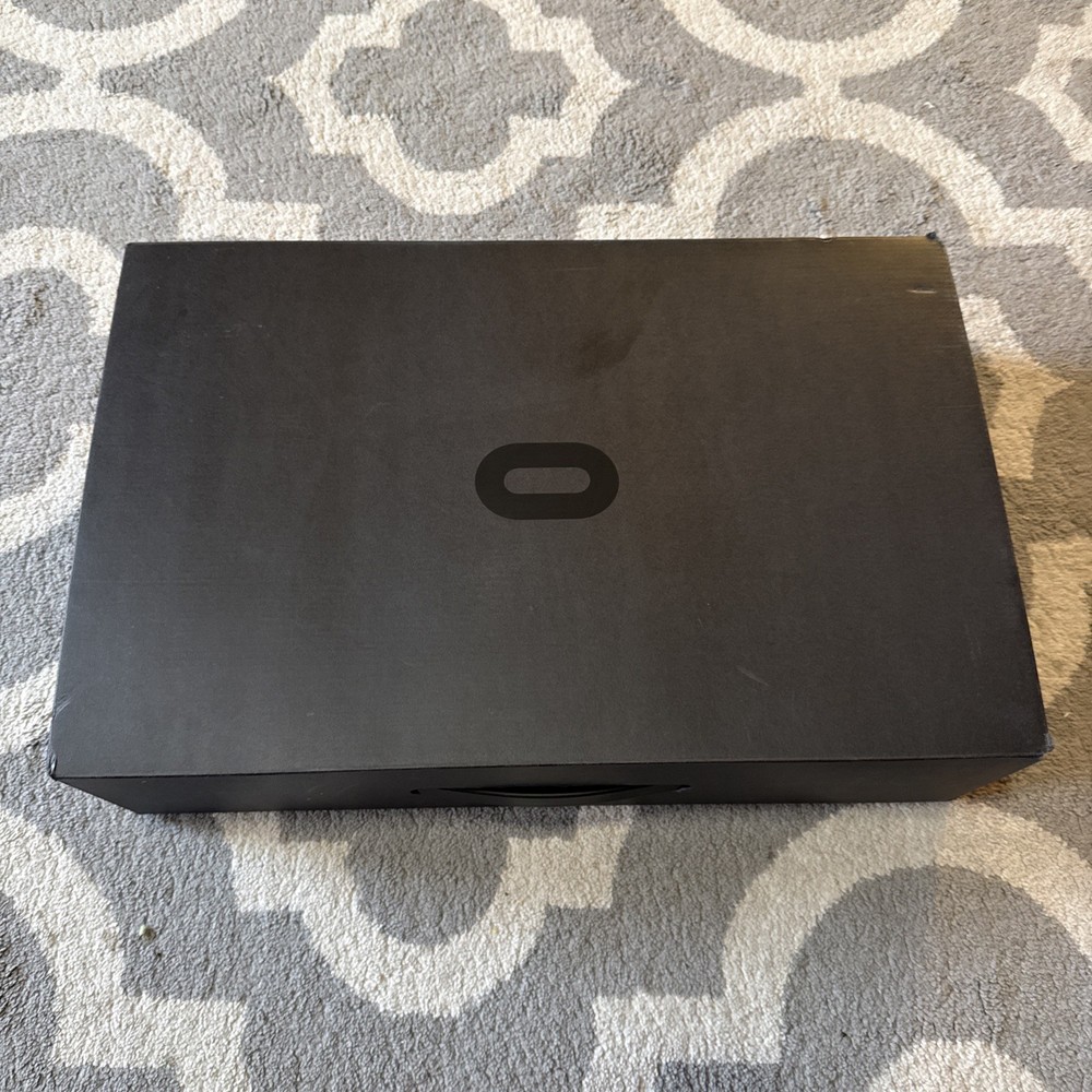 Oculus Rift Black VR Headset with Controllers for PC & Console with Orginal Box