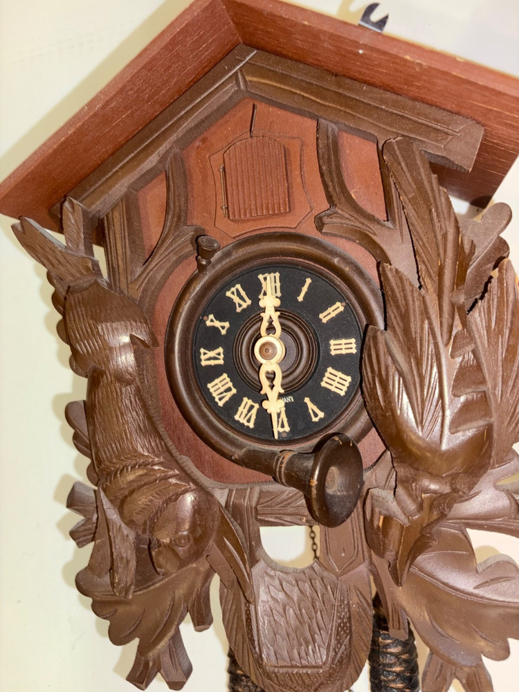 German Black Forest 16" Cuckoo Clock,Rabbit,Deer, Pheasant, Guns