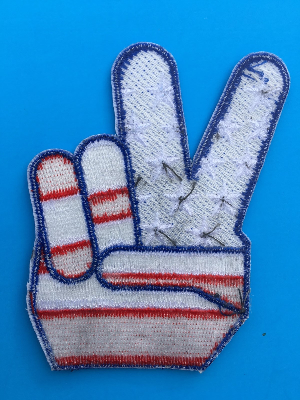 USA AMERICAN FLAG PEACE SIGN “V FOR VICTORY” EMBROIDERED PATCH (3.5") HI QLTY!