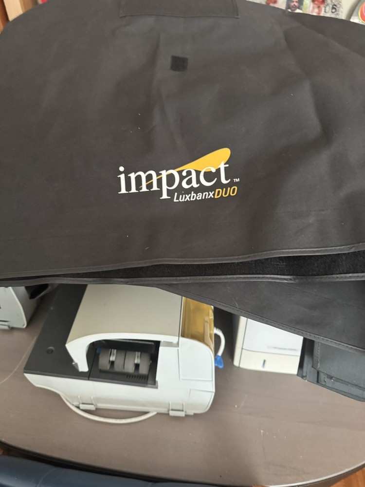 Impact Luxbanx Duo Rectangular Softbox LB-QL300 includes white diffuser & rods