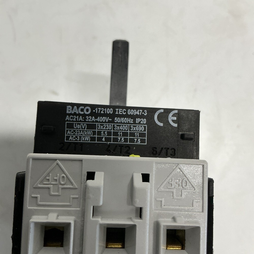 BACO 172100 disconnect switch body X-133