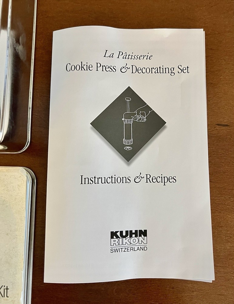 Crate & Barrel 27pcs. Cookie Press/ Decorating Kit