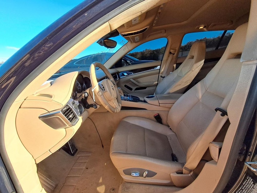PANAMERA 2011 Glove Box 4860183