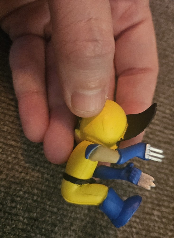 Marvel Comics MCU Studios X-MEN WOLVERINE Cable Cord Holder Climber Accessory 📲