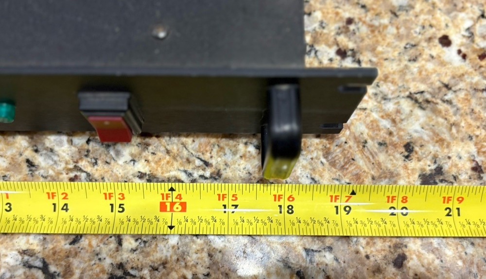 Audio Power Control Distributions Panel Rack Mount 19” Powers Up.