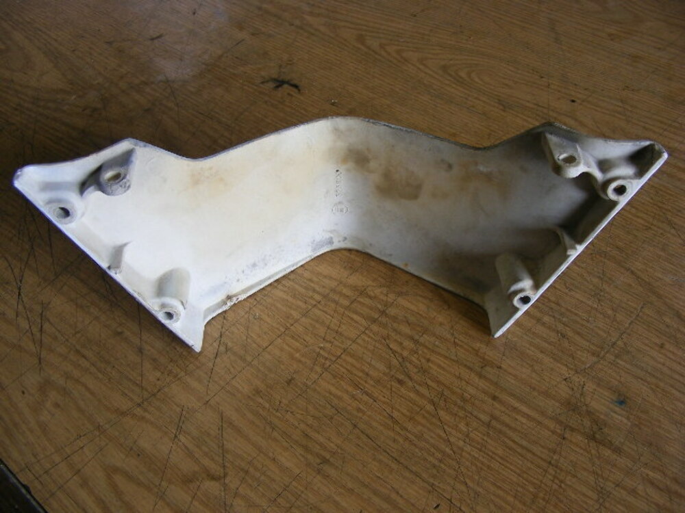 Johnson Evinrude 85-115-140-150-175-200-235 Front Cover 0323800 Exhaust Housing
