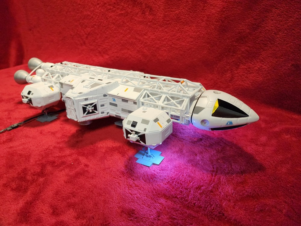 Space: 1999 Eagle 2 Lit Model With Complete Lab Interior, SOUND EFFECTS!!!!!!!!