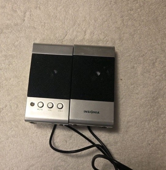 INSIGNIA Nnotebook Computer mini USB Speakers Model NS-NBSPK