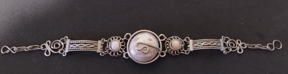 Uniquely Delicate Handmade Rose Quartz Silvertone Wire Bracelet. #201
