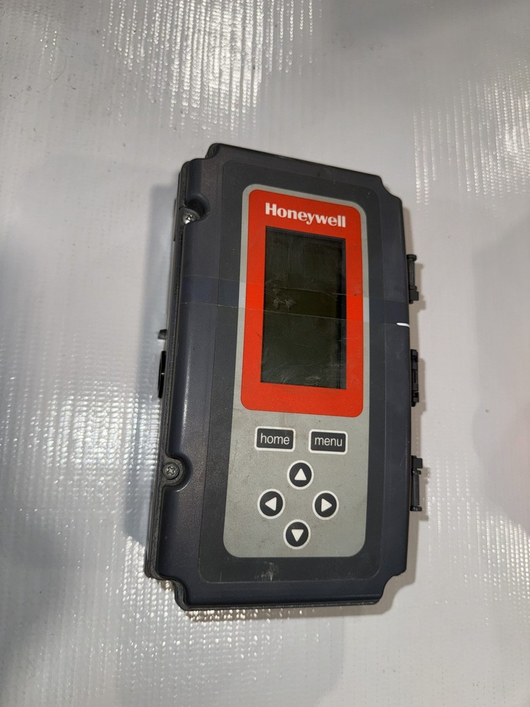 Honeywell T775M2048 Temperature Controller