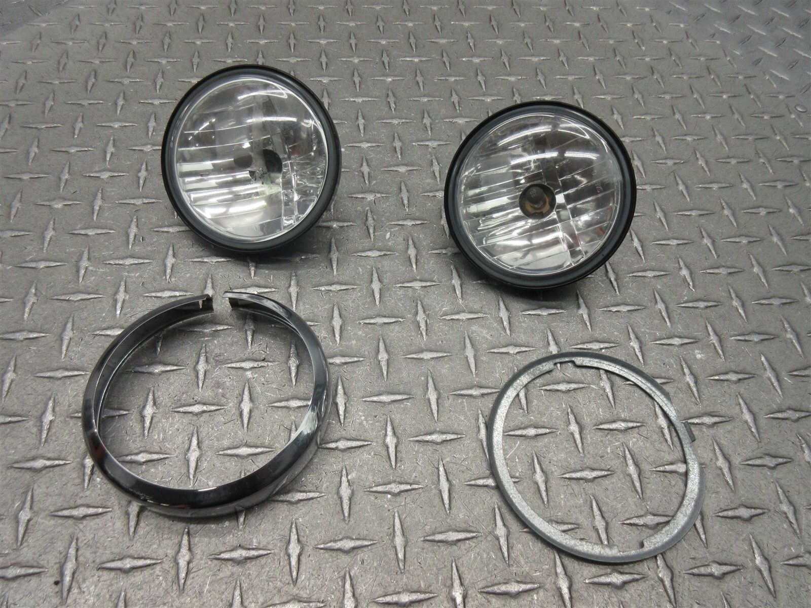 2008 Harley Davidson Road King Classic FLHRC Auxiliary Front Lights Lamps OEM