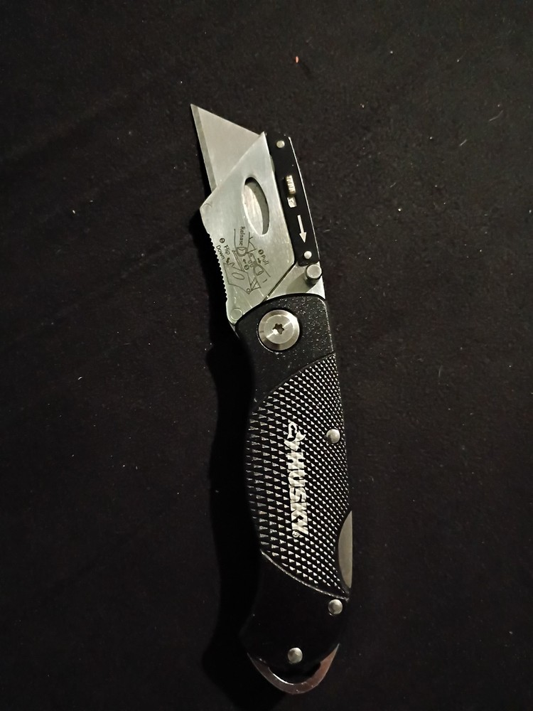 Husky Folding Lock Back Utility Knife Black