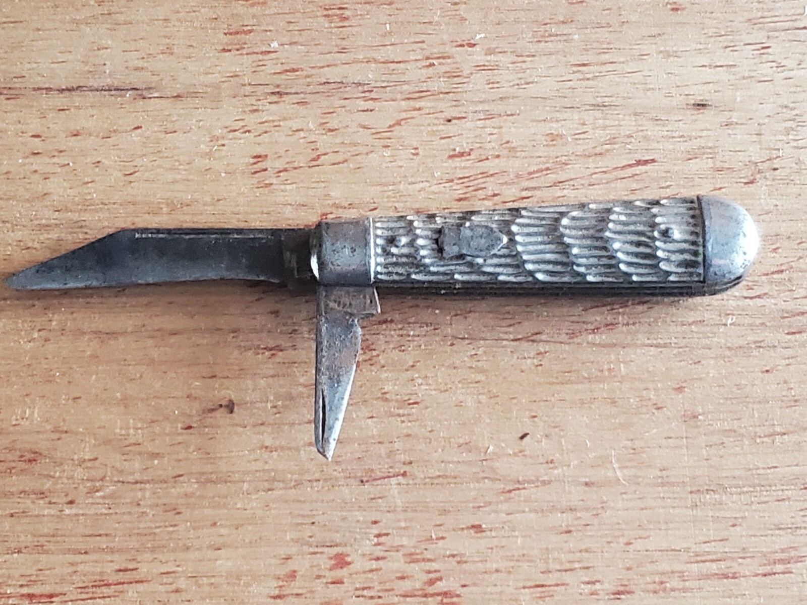 Vintage IMPERIAL 2 Blade Folding Pocket Knife Metal Handles NO Snap Rough Bad