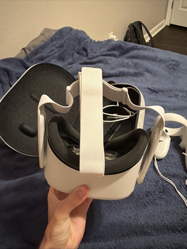 OCULUS QUEST 2 VR HEADSET 128GB MINT