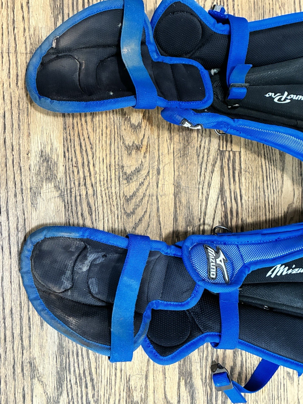 Chicago Cubs Game Used/Issued Mizuno Pro 17.5 “ Catchers Shin Guards Blue