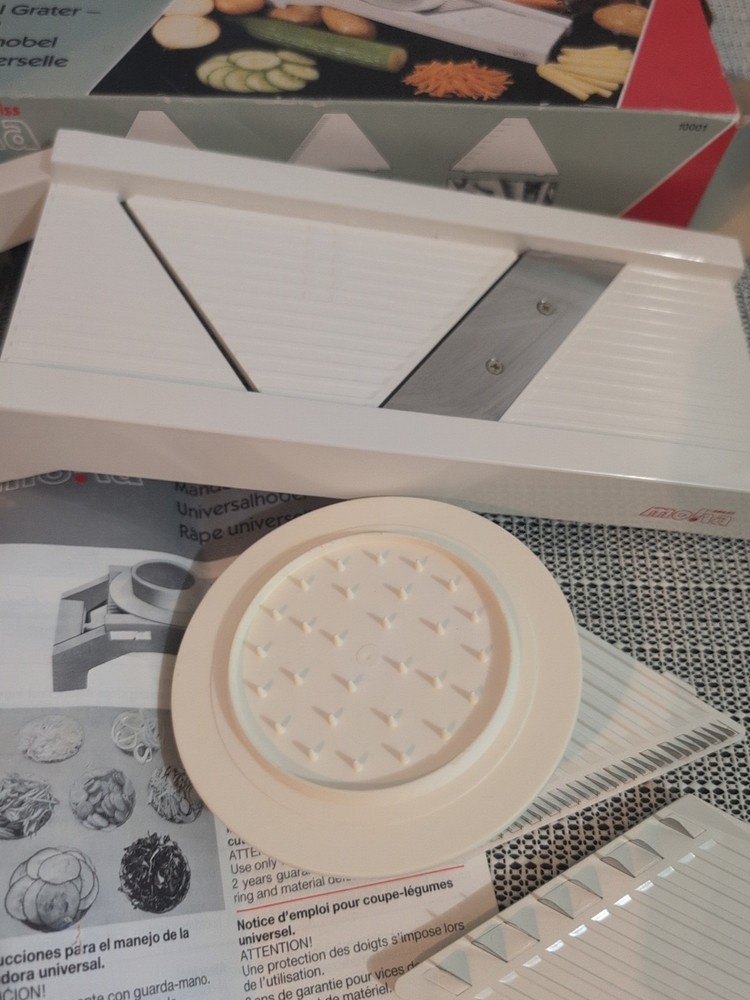 Universal Grater - Mandolin By Moha Swiss - Quick & Vegetables