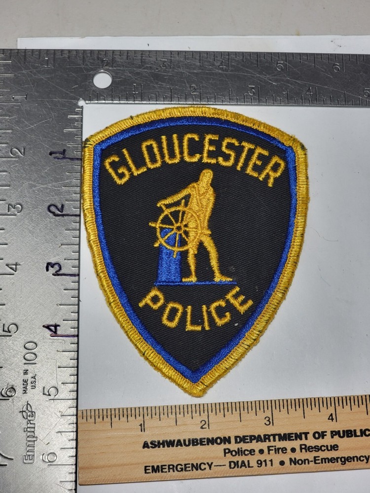 Bin1 B10 Police Patch Massachusetts Gloucester Used