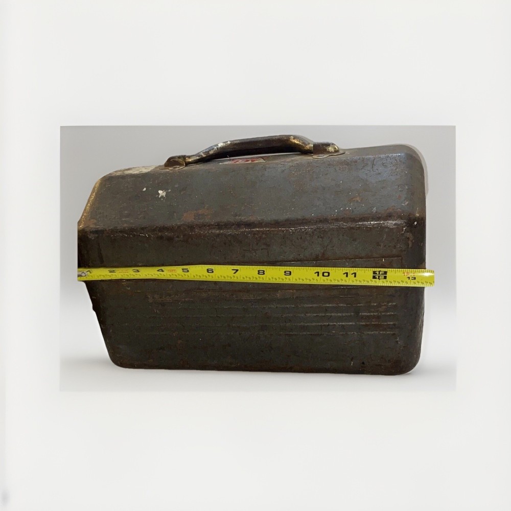 Antique Metal Toolbox/Tacklebox