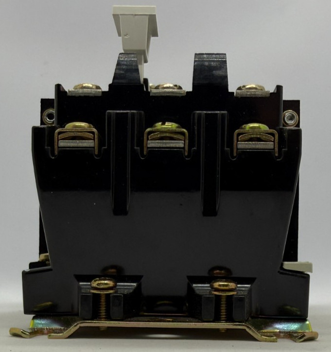 509-AOD Allen-Bradley Motor Starter Contactor 5 HP 600 VAC 18 amps. Size 0 (Z2)