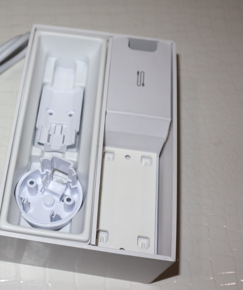 TP-Link PoE Adapter Injector Wall Mount Plug-and-Play