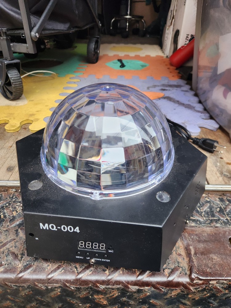 MQ-004 LED Effect Light Multicolor DMX Control with Built-in Display